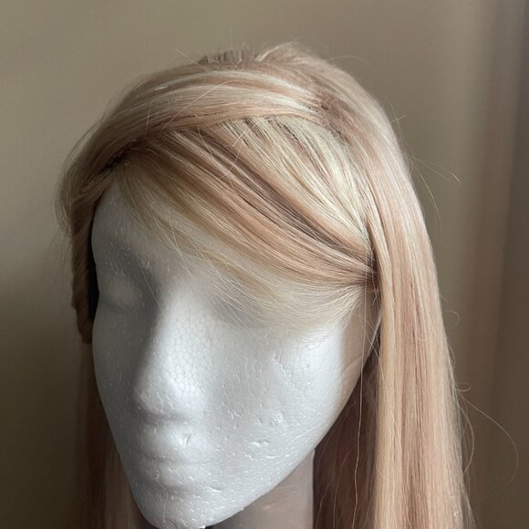 NWT Gorgeous 28" Highlight Blonde Long Wave Synthetic Wig - Picture 6 of 17